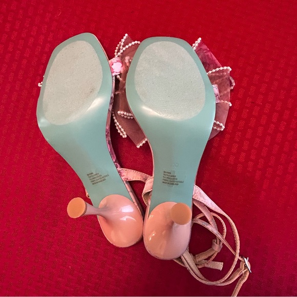 Betsey Johnson EUC Women’s Size 10 Fawn Mesh Bow Floral Heeled Sandals Pumps - Picture 6 of 7